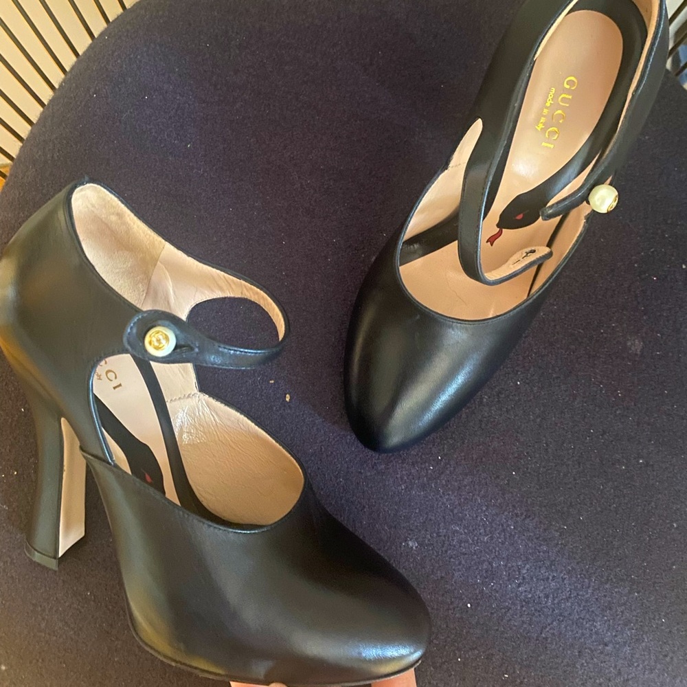 Beautiful vintage, collectors Gucci Heel. Limited edition.